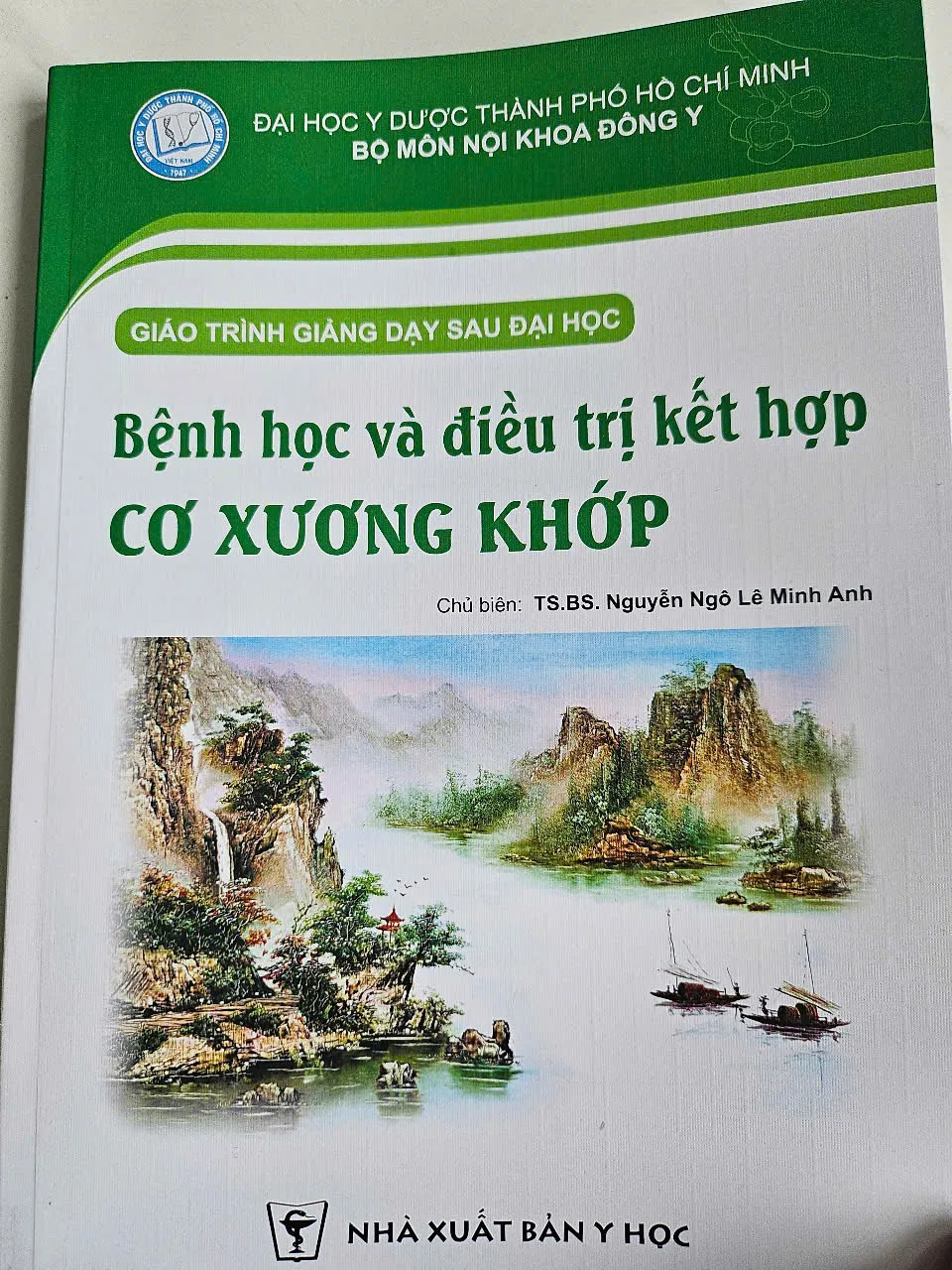 ''Bệnh học và điều trị kết hợp cơ xương khớp''